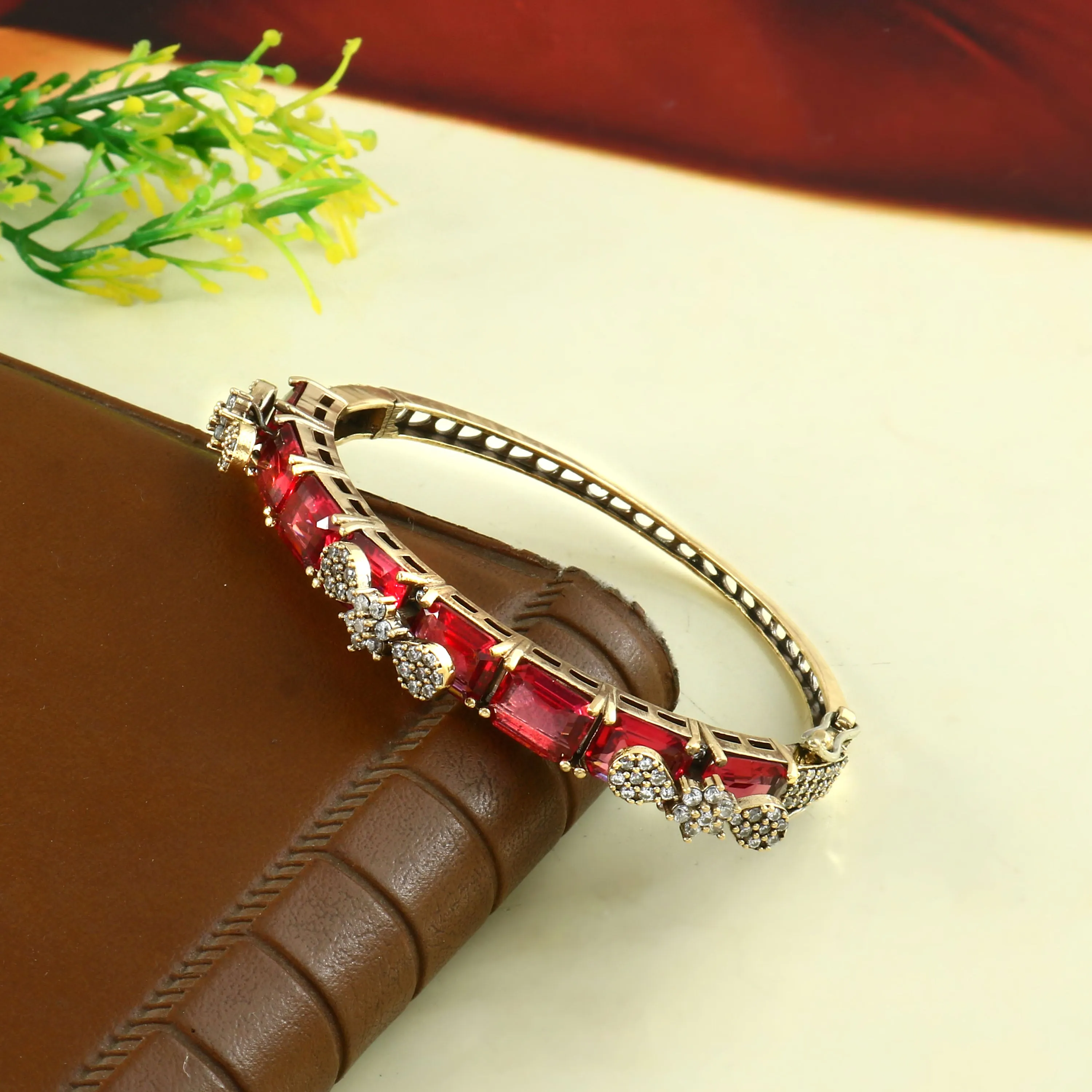 Victorian Finish Lightweight Bracelet for Women